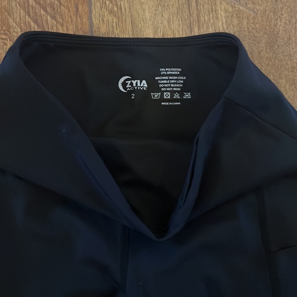 Zyia Active Black Leggings Pockets 2 - Picture 4 of 11
